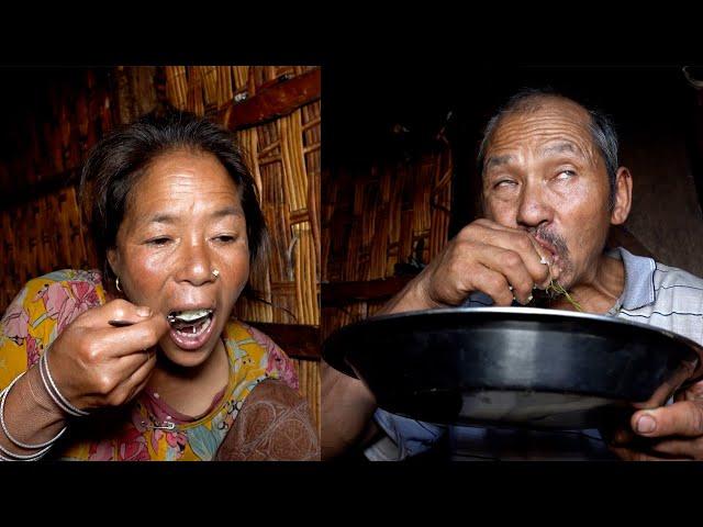 jungle family enjoying food || jungle family cooking @junglefamilycooking