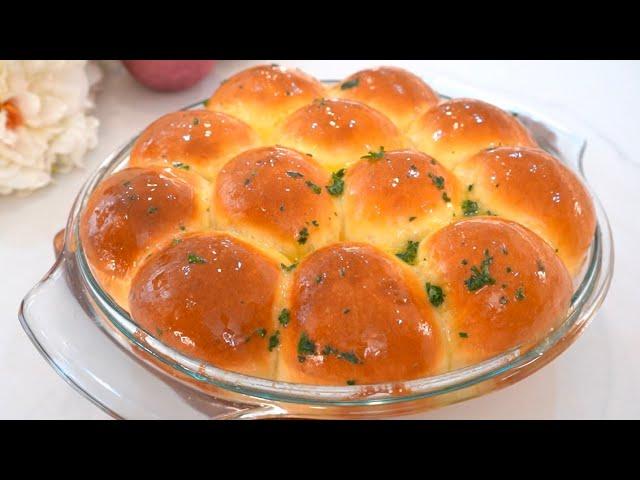 One Hour Classic Dinner Rolls-No Machine Needed