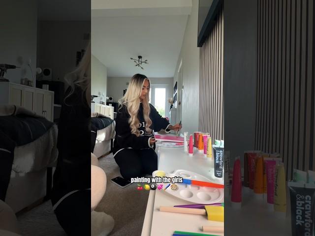 painting with the girls ️️