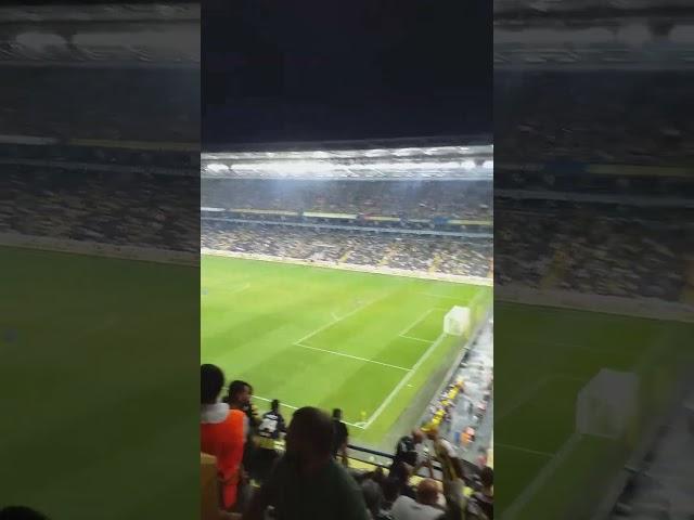 FB Stadı Okul Açık maç önü formda. "Ben seni en temiz duygularla pakladım..."