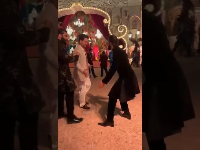 Ranveer Singh DANCES to ‘Akhiyaan Gulaab’ & LIFTS Tiger Shroff at Anant-Radhika’s pre-wedding bash