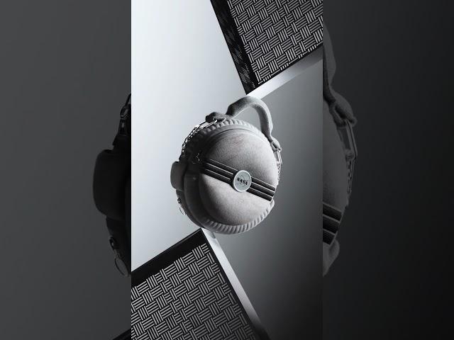 Bags from moon - MarvelousDesigner+C4D+Redshift