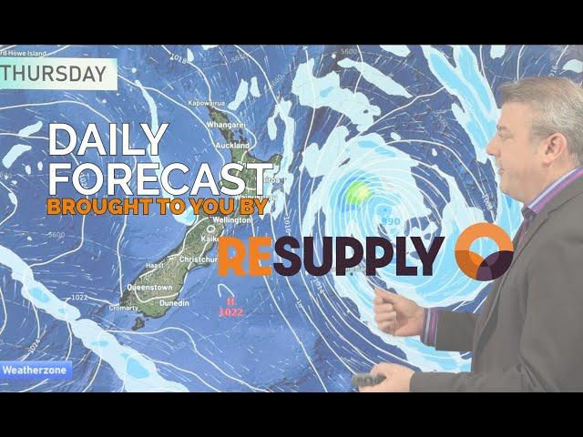 NZ: More high pressure coming - we track showers & southerly changes