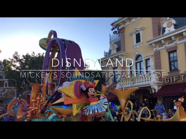 Mickey's Soundsational Parade Disneyland 2016 | Bruna Salvioni