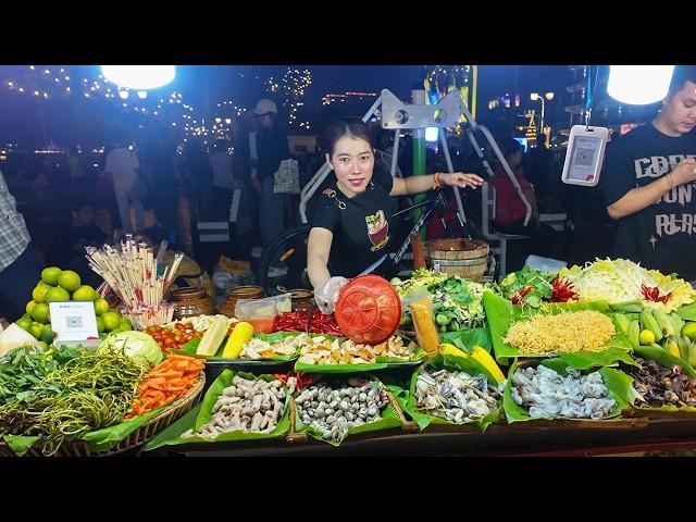 OMG! Best Street Food in PHNOM PENH'S WALK STREET, Cambodia - [2K] Walking Tour