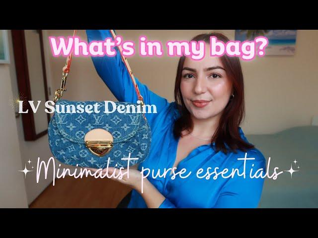 What's in my bag?  Minimalist purse essentials!