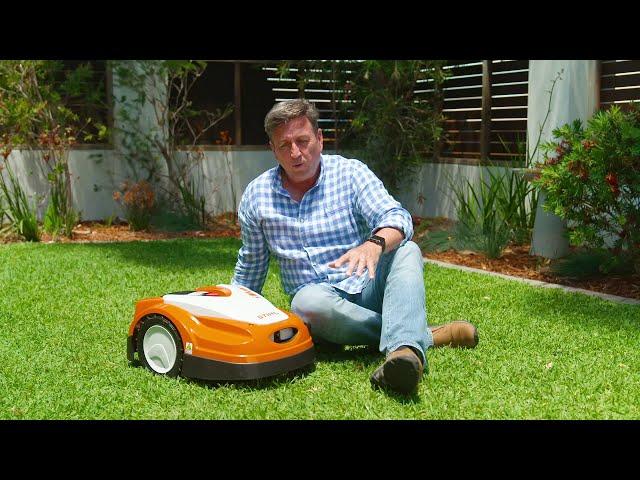 Robotic Mower STIHL RMI 422 P - Test / Review: The Garden Gurus