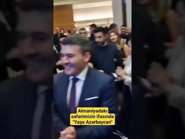 Azərbaycanın Almaniyadakı fövqəladə və səlahiyyətli səfiri Nəsimi Ağayev “Yaşa Azərbaycan” oxudu