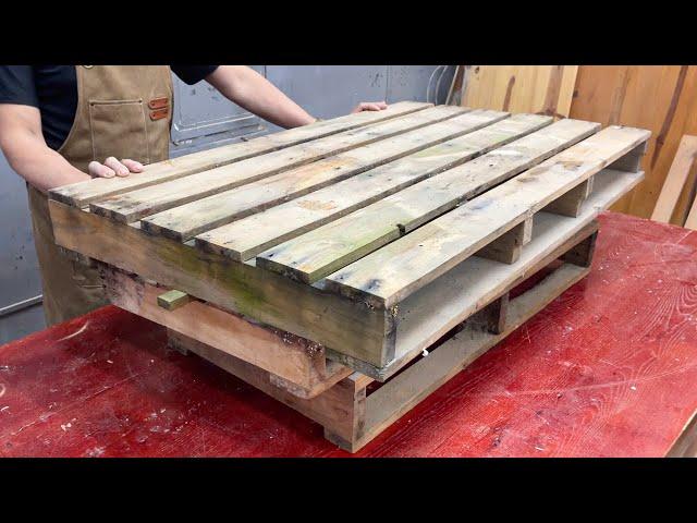 Talented Carpenter Turns Old Pallets Into Unique Table // Excellent Pallet Wood Recycling Process