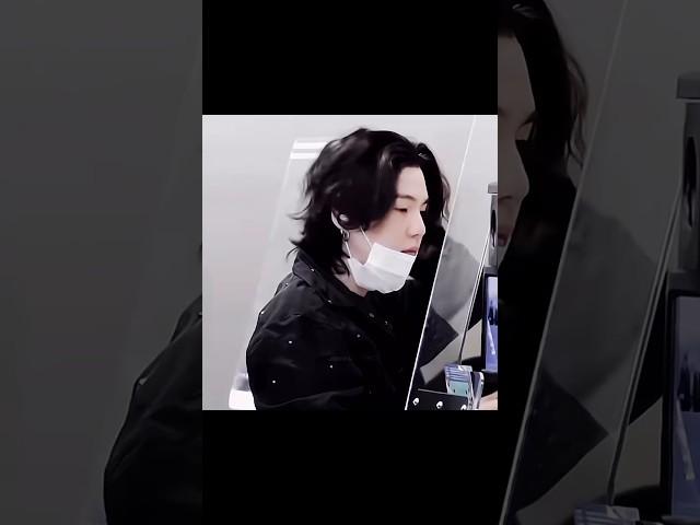 Min yoongi in long hairs era 🫠️ #bts #btsedits #kpop #btsarmy #btsshorts #minyoongi #btsyoongi
