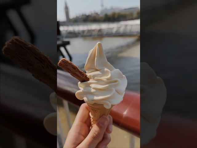 duped - got 1 scoop of vanilla ice cream instead of proper #whippy #softserve w/flake for £5 