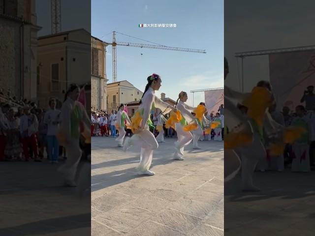 Incontro di Folklore Internazionale Penna Sant’Andrea Italy