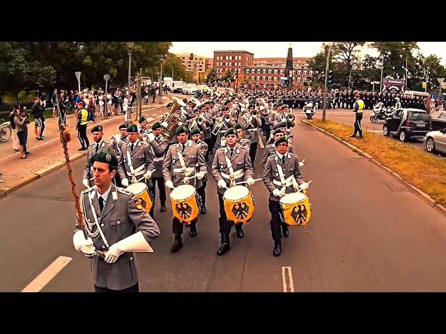 Marsch aus Petersburg/Preußens Gloria - Einmarsch Musikkorps der Bundeswehr Schloss Bellevue (2015)