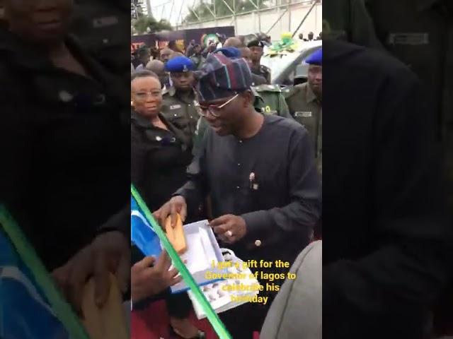 I got a gift for the Governor of Lagos Mr #Jidesanwoolu.#Governofoflagos #lagosstate #sanwoolu #saco