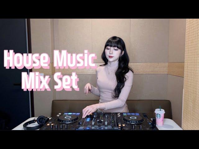 House music can be so exciting!!  Into the charm of house music...  ⎮Dance Pop, House Mix Set