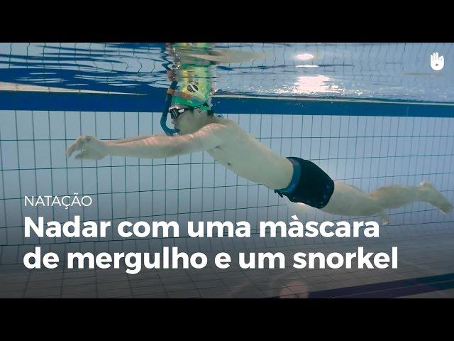 Nadar com uma máscara de mergulho e um snorkel | Natação