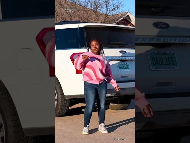 The camera moves so smooth tho