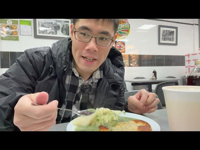 New Yorker Eats Best Pie & Mash in London | Maureen's Pie & Mash