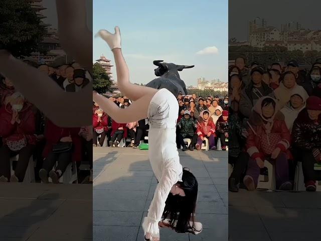 거리 공연 Ten years of practice to perform 1 minute on stage #shorts #performer