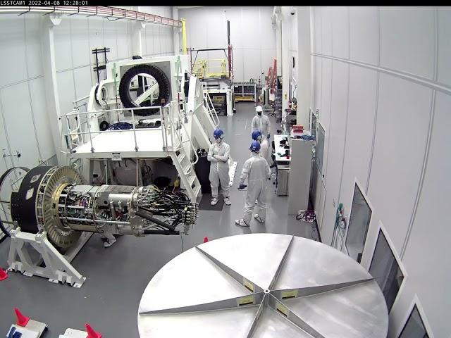 Cryostat Attached to Camera Body at SLAC