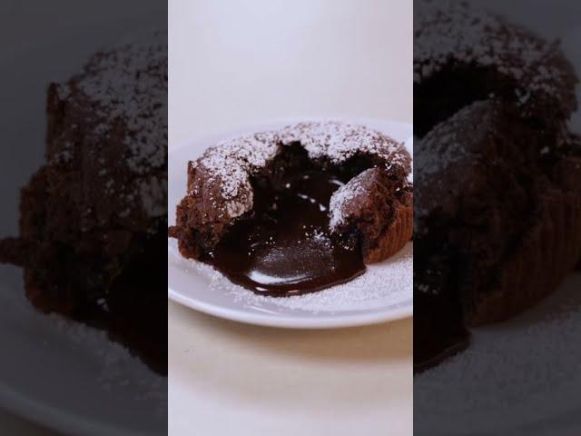 CHOCOLATE PIE WITH A SOFT HEART in an air fryer - Easy Recipe