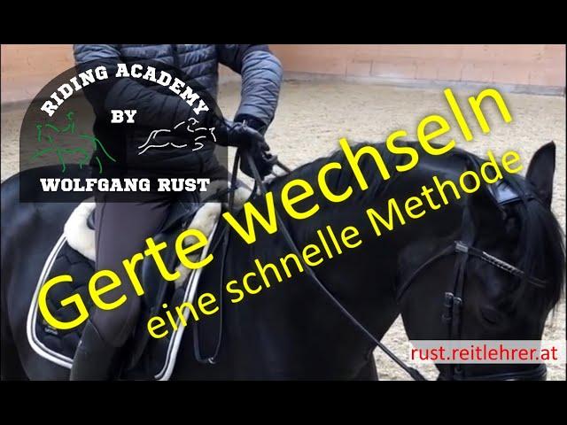 F1 So kannst du die Gerte wechseln ohne dein Pferd dabei zu stören. Pferdefreundliches reiten lernen