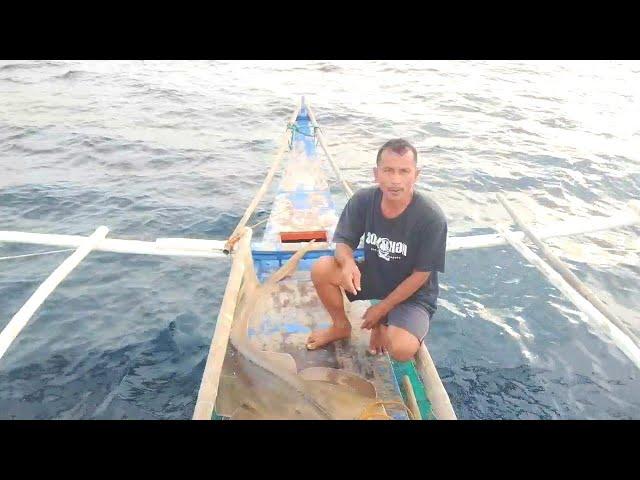 Dito masubukan kung paano maisampa ang malaking isda na ito | idol CHARLIE