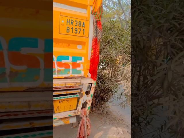 Pro driver offroad viral short of truck Eicher #Eicher truck #offroad #trending #driving #shorts