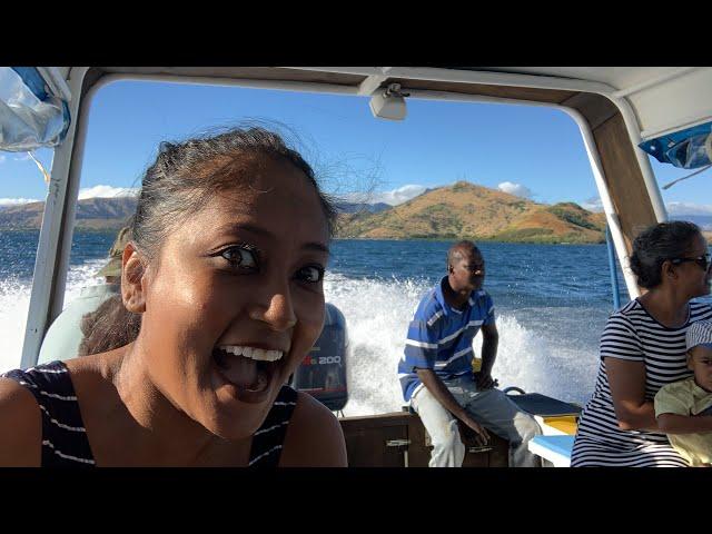 Live on a boat in Fiji