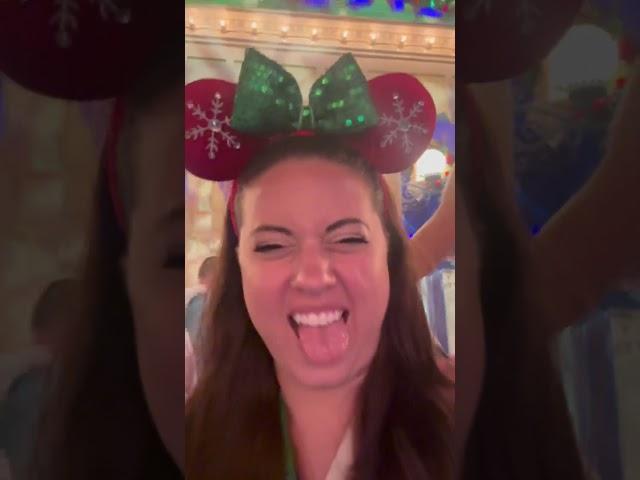 Snoap! Haha it’s snow soap! The only way we get snowy here in Florida #disneyworld