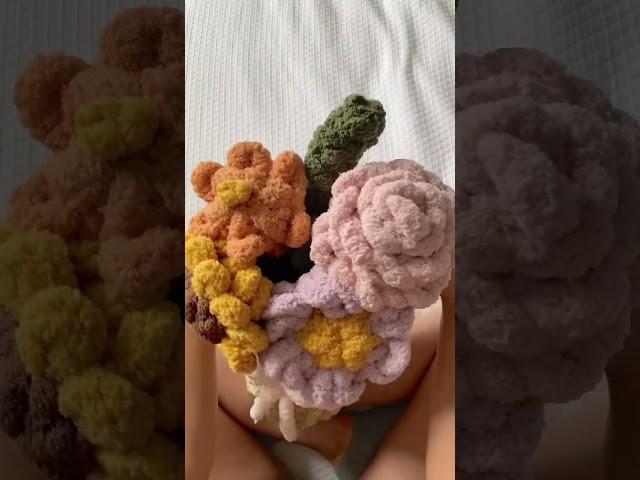 The most beautiful flower bouquet! Pattern by @justknitted_ with a few of my stems thrown in!