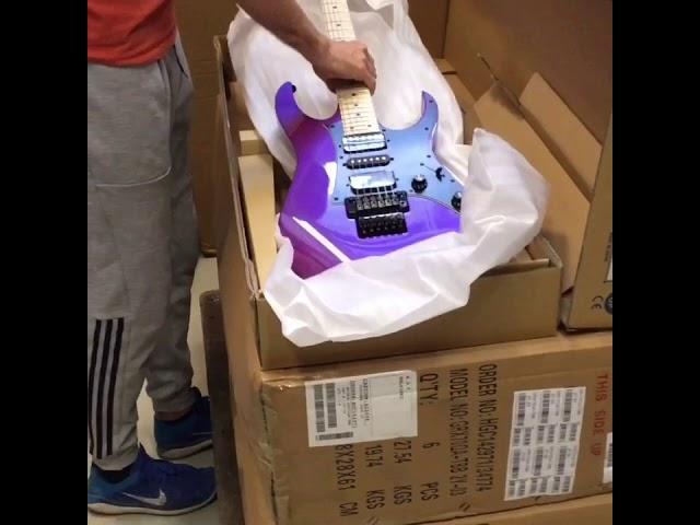 Unboxing Ibanez Genesis RG550 Purple Neon