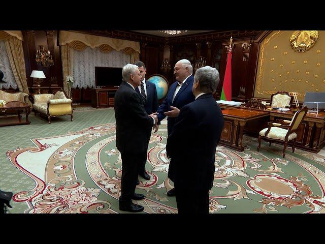 "Какие люди!" // Посланник Трампа Кит Келлог приехал к Лукашенко! // Первые кадры!