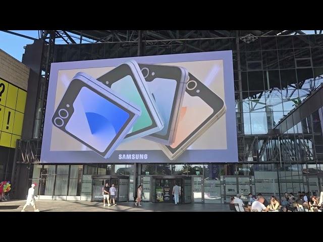 WINK x Samsung 3D OOH Galaxy Z Fold6 Flip6