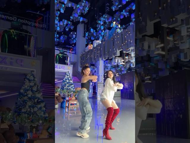 Shivangi Joshi & Jannat Zubair's CHRISTMAS DANCE Goes Viral  | #shorts #dance #tv #viralvideo