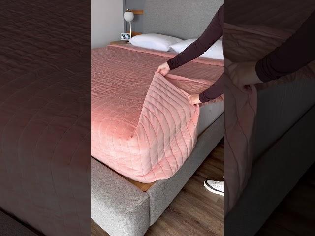 Hospital or Square corners?#bedmaking #bedsheets #bedroomhacks #bedroomtips #bedroomdecor #bed