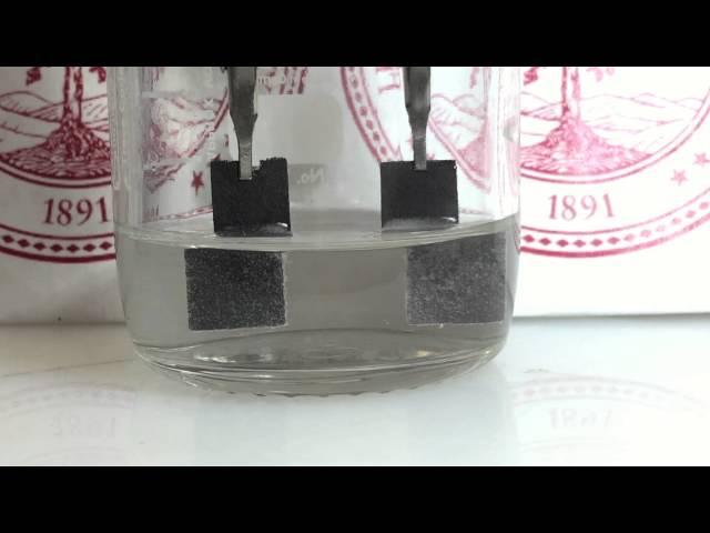 Stanford water splitter produces clean hydrogen 24/7