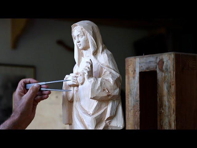 Statue artigianali in legno della Val Gardena