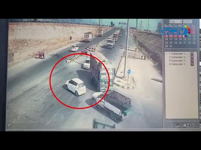 Pampore road accident caught on CCTV camera