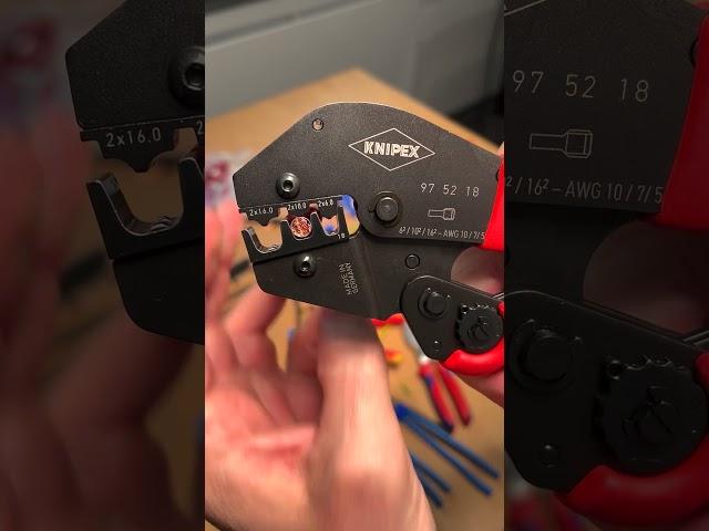 97 52 18 are the choice when crimping twin wire-end ferrules with capacities 2x6, 2x10, 2x16mm²