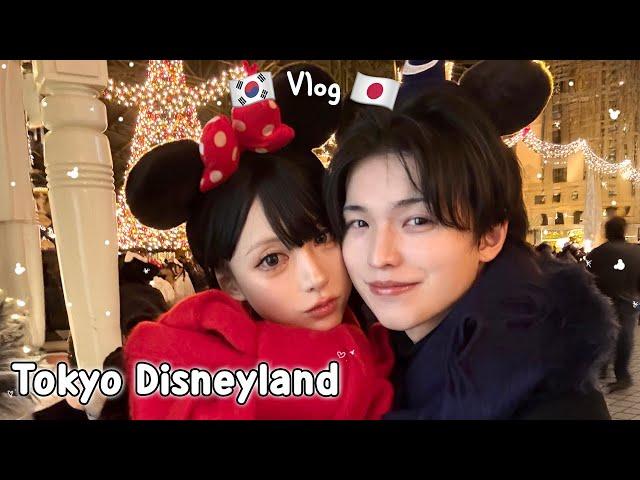 Went on a Disneyland date in trendy Christmas couple outfits (Featuring a hidden romantic spot)