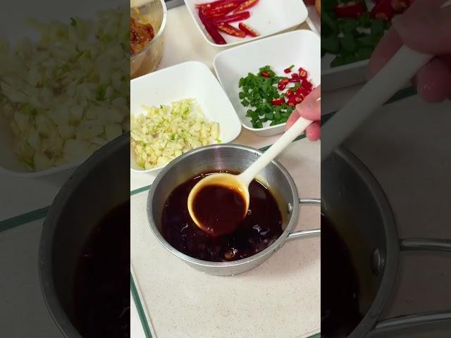 花了九个币在家做糖醋荷包蛋和青椒肉丝！真的巨下饭！ 抖音美食推荐官 青椒肉丝糖醋荷包蛋好吃到停不下来