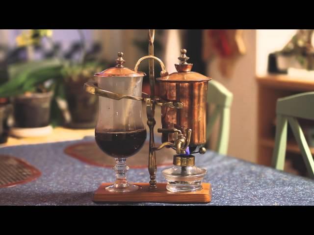 Royal Vacuum Brewer in Action - Brewing Coffee with a Balancing Syphon Brewer