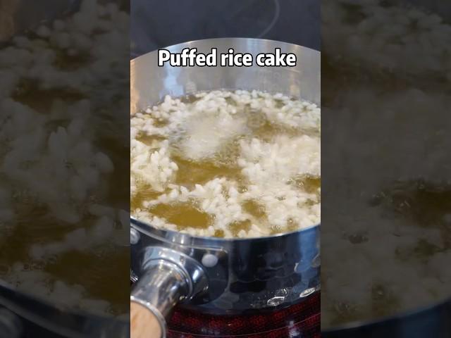Fry a handful of rice to make puffed rice cakes  ️ 