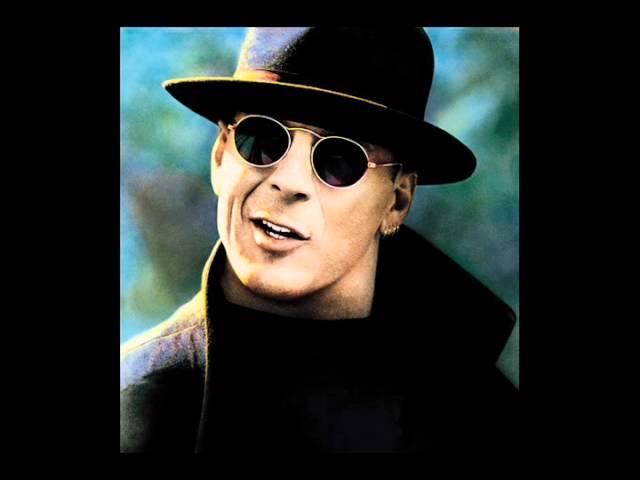 Hudson Hawk - Swinging on a Star