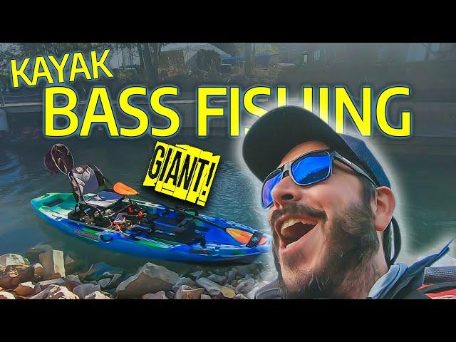 I catch a HUGE SMALLMOUTH BASS! New Bass Fishing Season LAKE ONTARIO 2021!