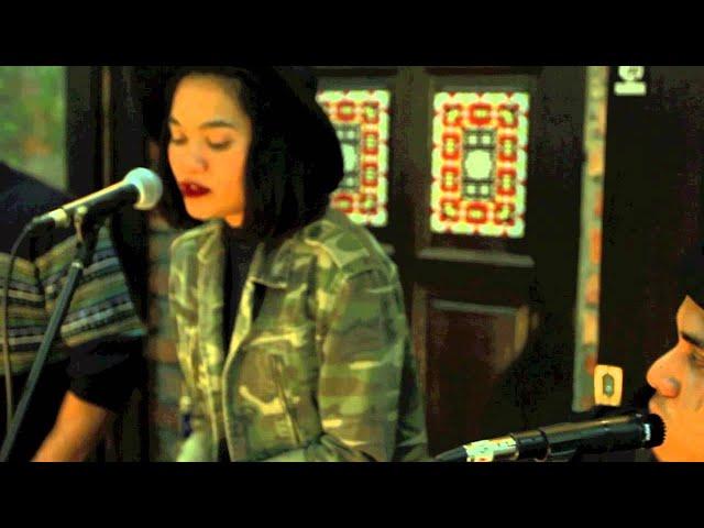 TIP feat Shakira Idora - Illusi - Live Acoustic, USJone Session