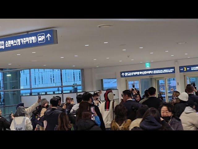 Behind Bts Jin 김석진 at Incheon Airport 11-23-2024