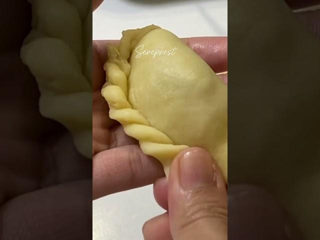 How to fold Empanada