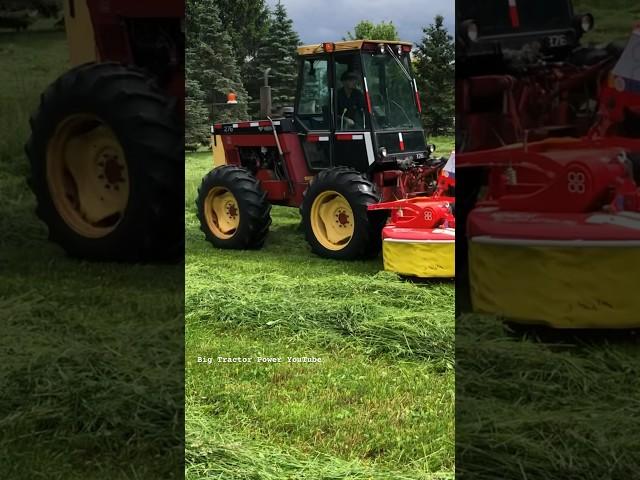 VERSATILE 276 Tractor Mowing Hay #bigtractorpower #versatiletractor #tractor #automobile #hay